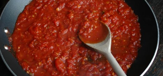 Rustic Homemade Pizza Sauce