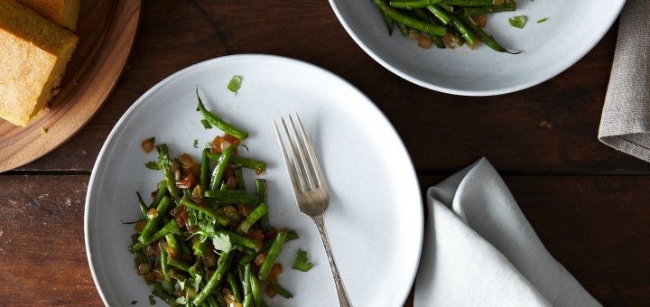 Fried Oniony, Garlicky Green Beans