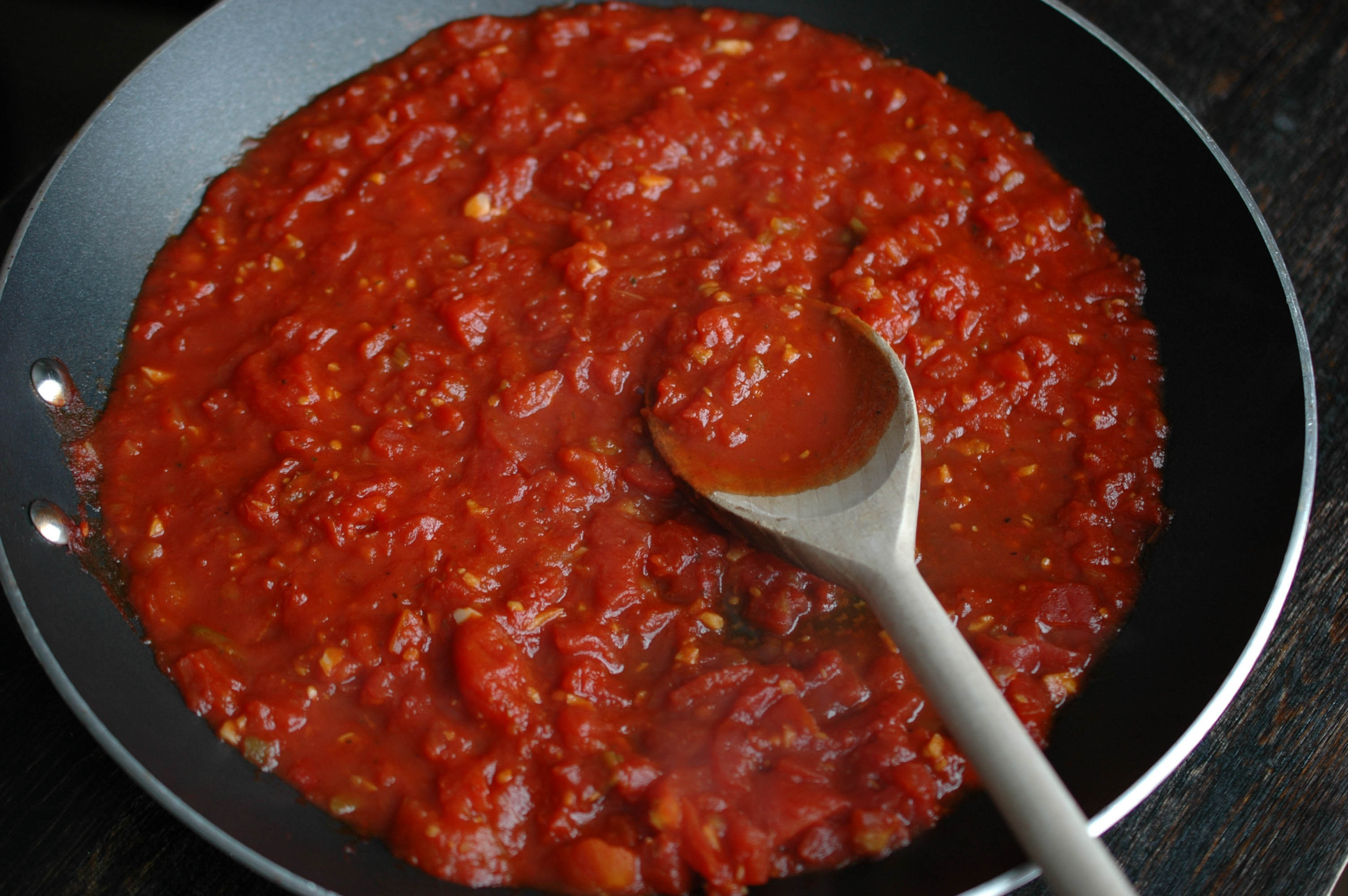 Rustic Homemade Pizza Sauce