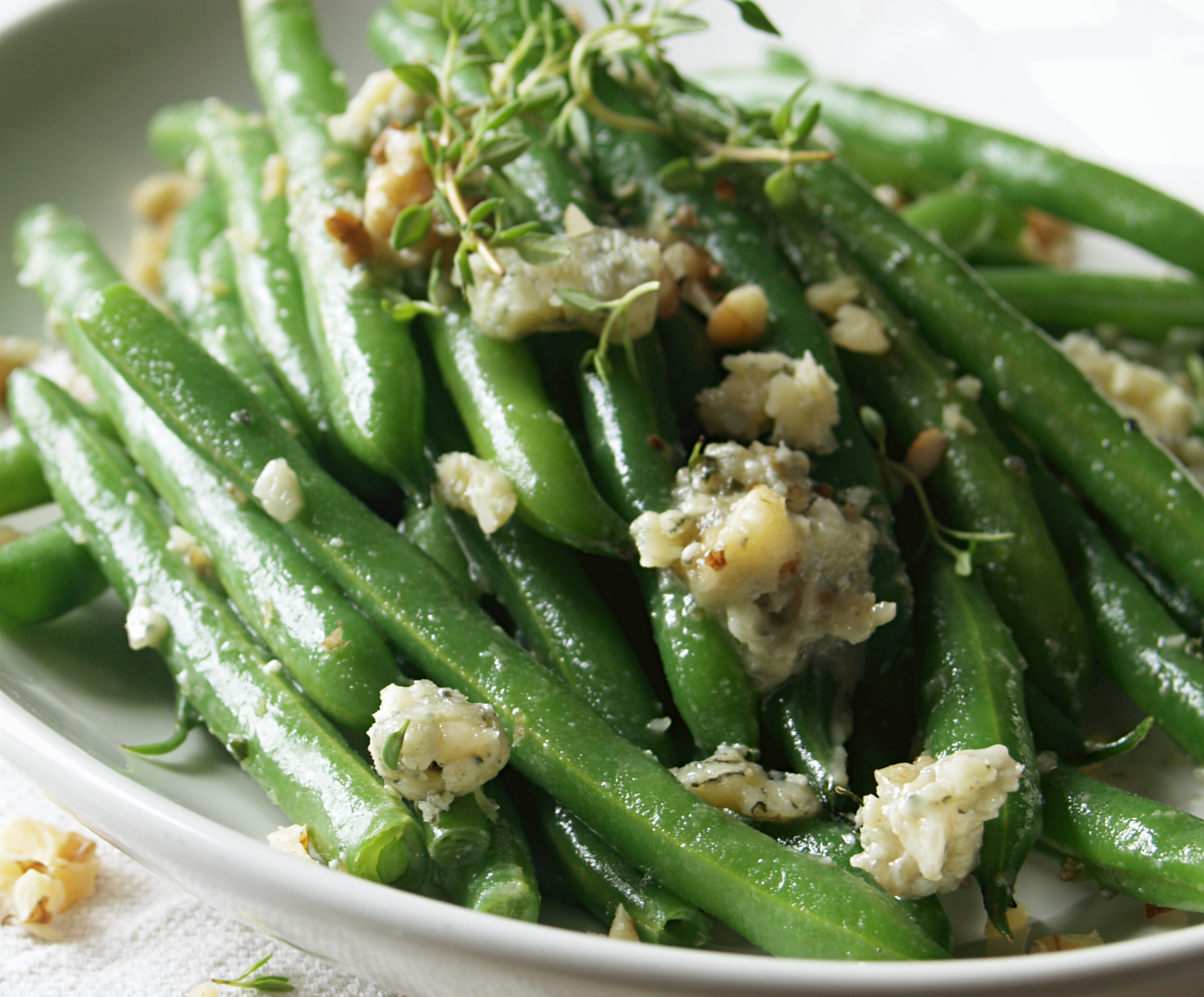 Green Bean Salad With Walnuts, Fennel, and Goat Cheese