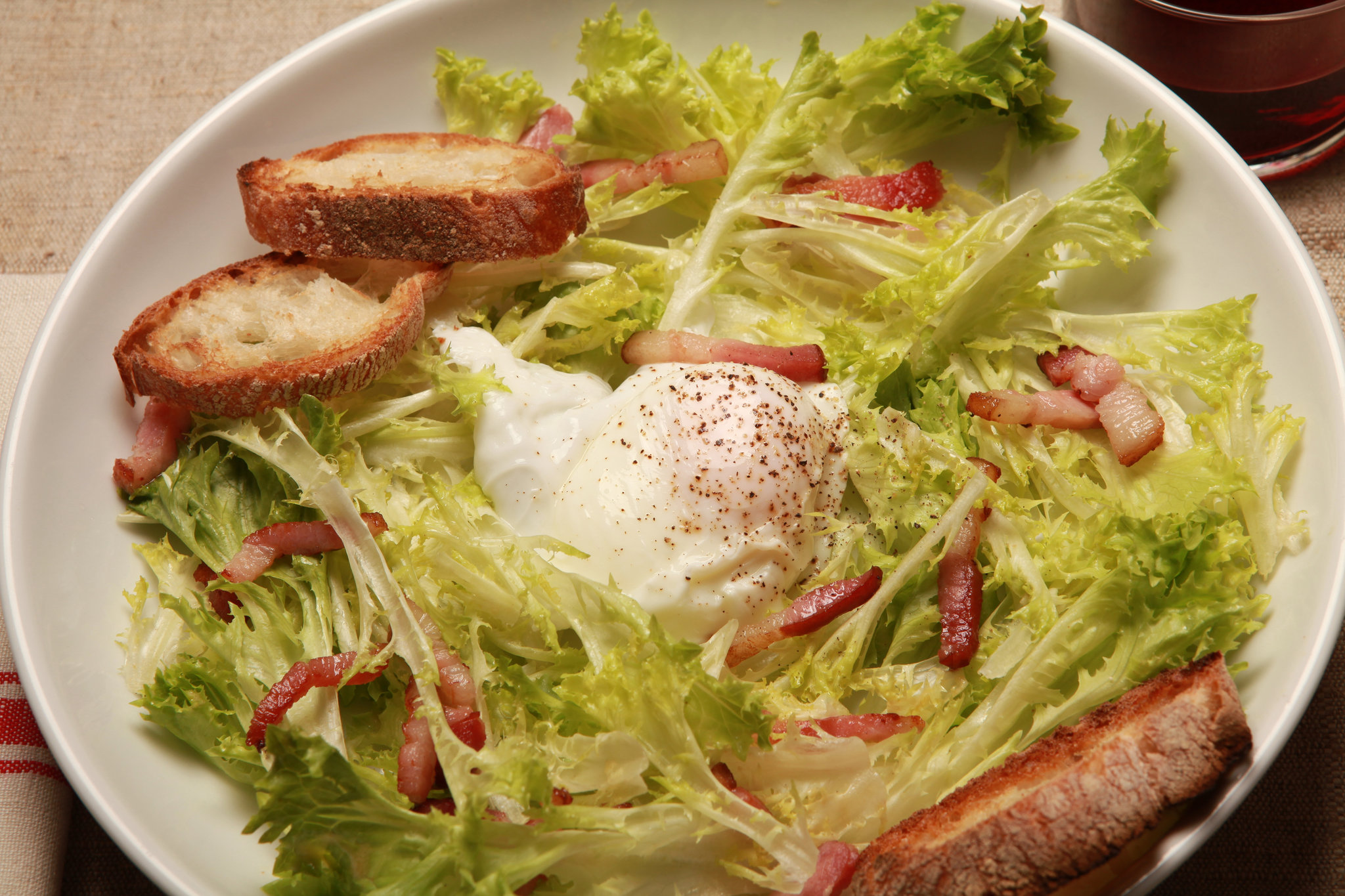 Frisée aux Lardons